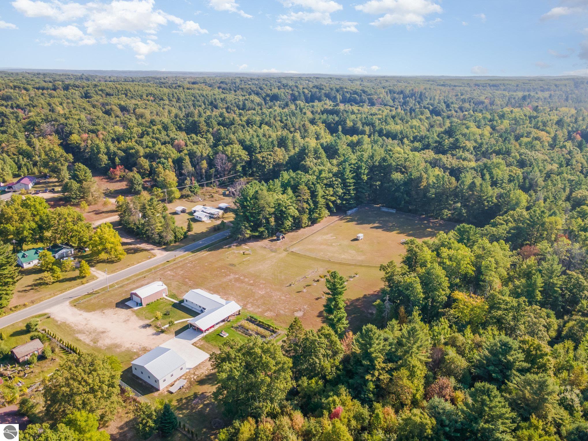 Harrison, Michigan, 48625, United States, 3 Bedrooms Bedrooms, ,3 BathroomsBathrooms,Residential,For Sale,1982691