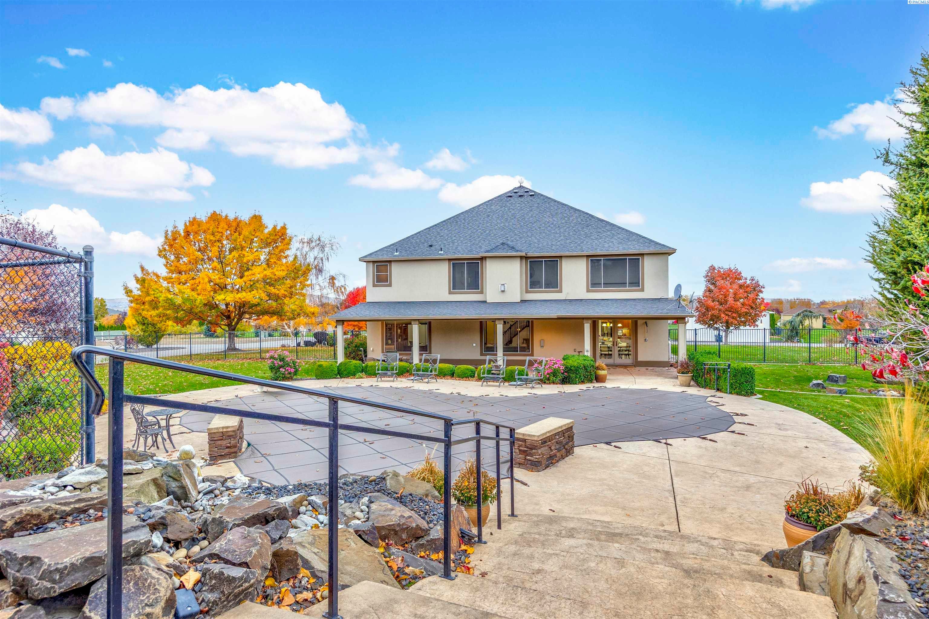 Pasco, Washington, 99301, United States, 5 Bedrooms Bedrooms, ,4 BathroomsBathrooms,Residential,For Sale,1988519