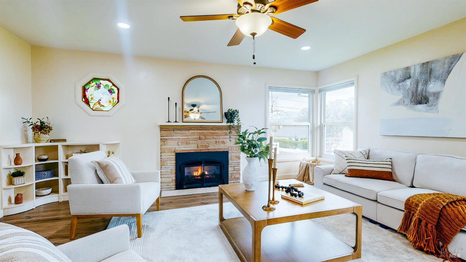 Petaluma, California, 94952, United States, 3 Bedrooms Bedrooms, ,2 BathroomsBathrooms,Residential,For Sale,2008793