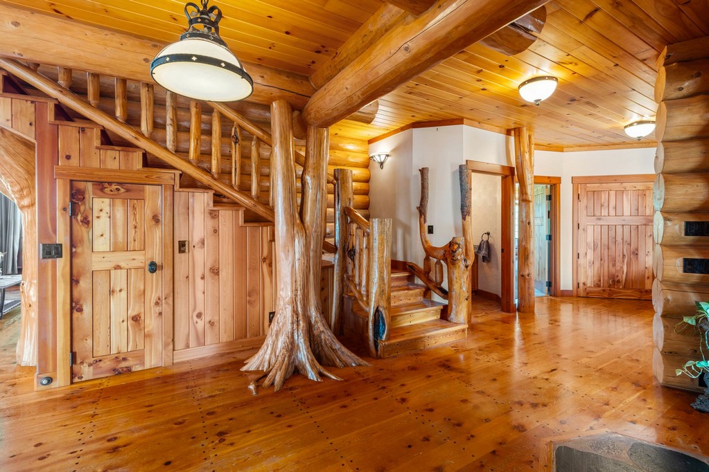 Bonners Ferry, Idaho, 83805, United States, 3 Bedrooms Bedrooms, ,4 BathroomsBathrooms,Residential,For Sale,1984473