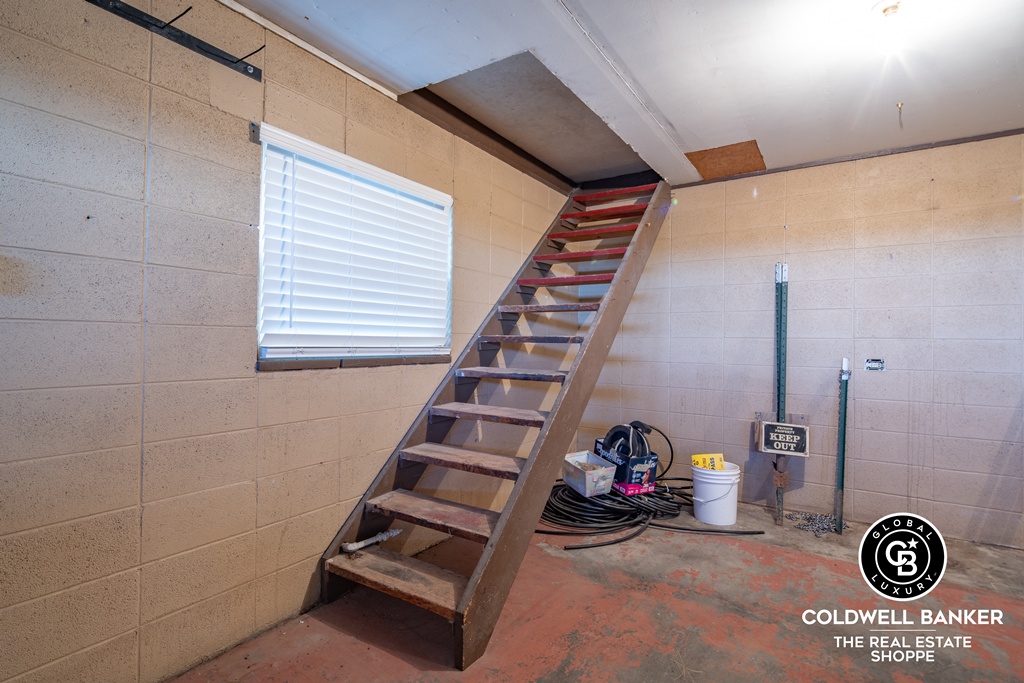 Garden City, Kansas, 67846, United States, 4 Bedrooms Bedrooms, ,Residential,For Sale,2003039