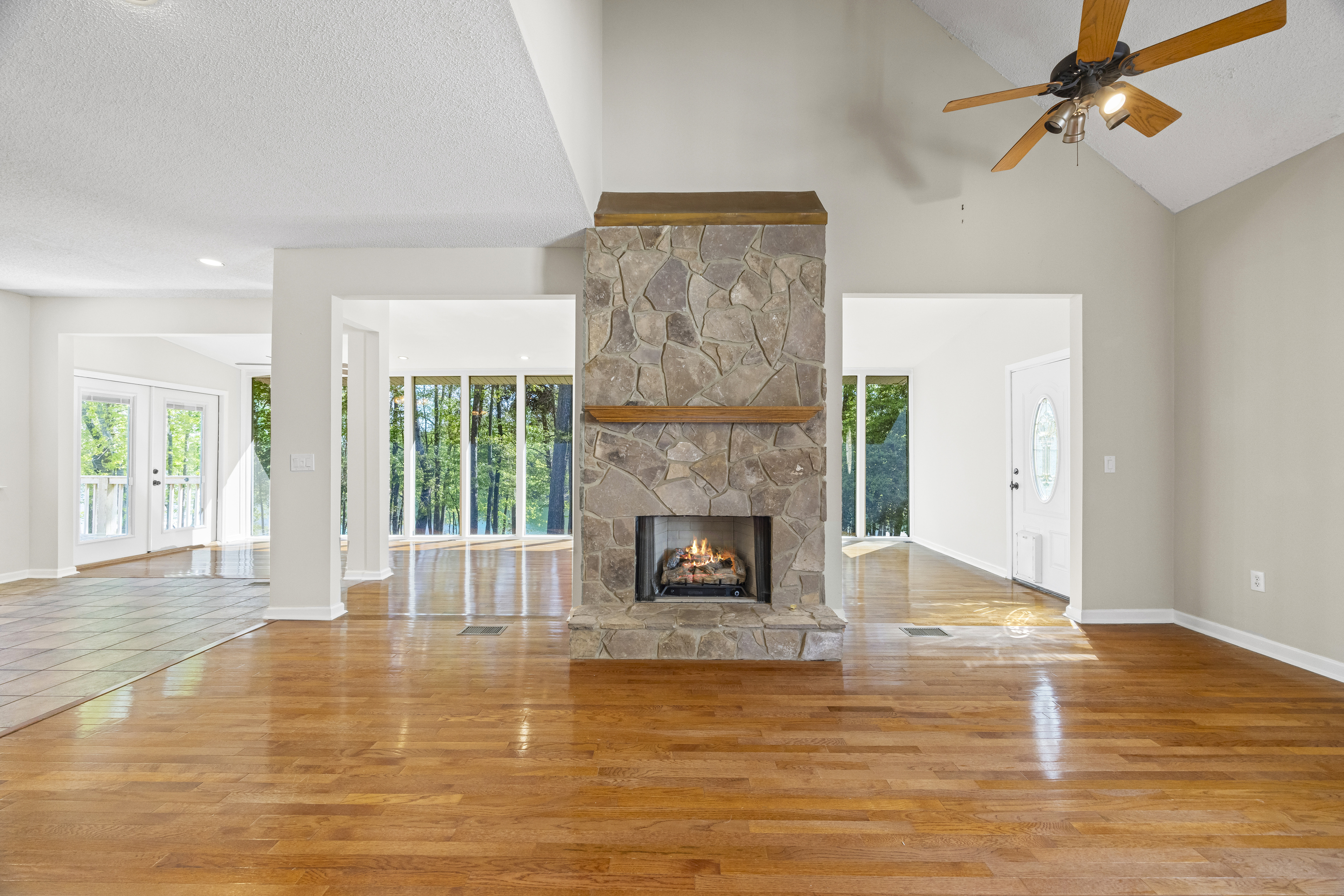 Hartwell, Georgia, 30643, United States, 4 Bedrooms Bedrooms, ,4 BathroomsBathrooms,Residential,For Sale,1906193