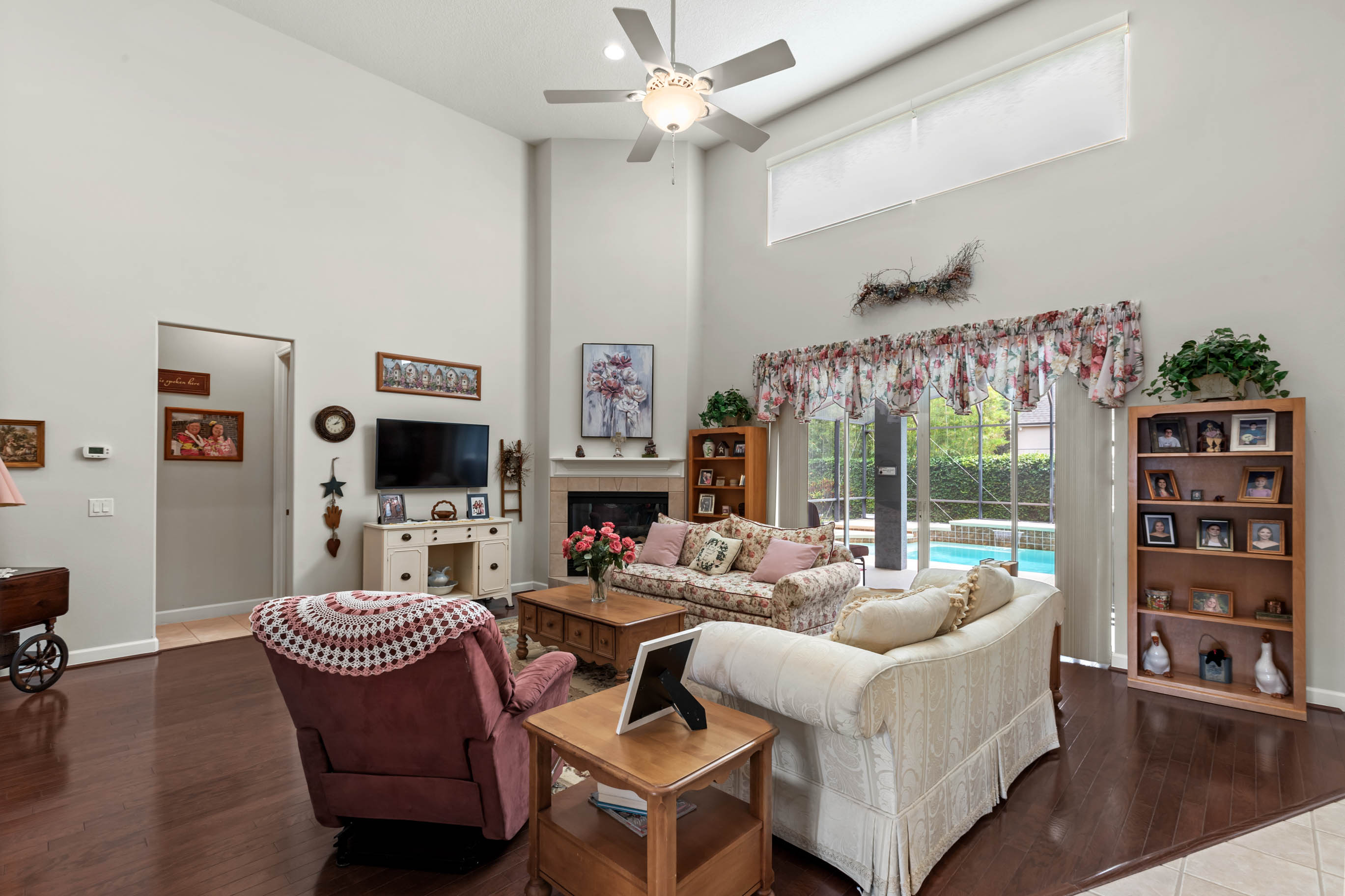 Eustis, Florida, 32736, United States, 3 Bedrooms Bedrooms, ,4 BathroomsBathrooms,Residential,For Sale,2013226