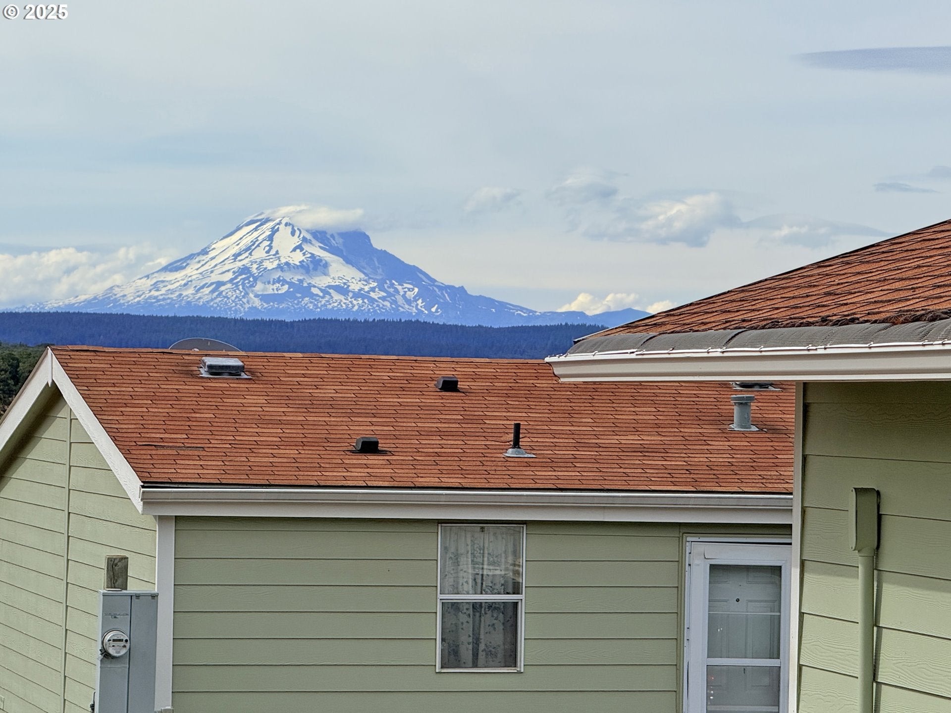 Lyle, Washington, 98635, United States, 3 Bedrooms Bedrooms, ,2 BathroomsBathrooms,Residential,For Sale,1875194