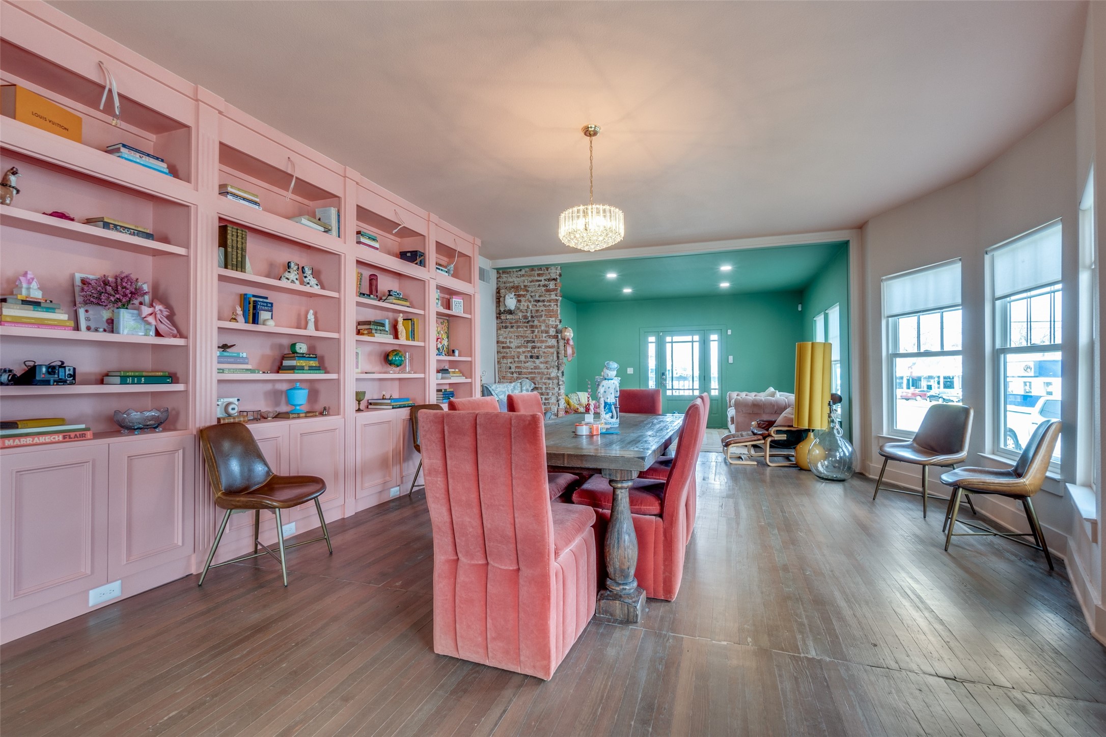 Dallas, Texas, 75208, United States, 4 Bedrooms Bedrooms, ,3 BathroomsBathrooms,Residential,For Sale,1752637