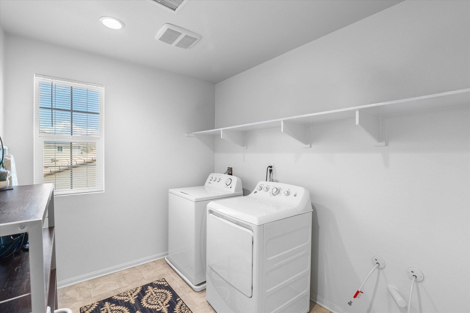 Lake Elsinore, California, 92530, United States, 3 Bedrooms Bedrooms, ,2 BathroomsBathrooms,Residential,For Sale,2007518