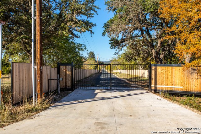 46 Fm 1621, Comfort, Texas, 78013, United States, 2 Bedrooms Bedrooms, ,1 BathroomBathrooms,Residential,For Sale,46 Fm 1621,1554770