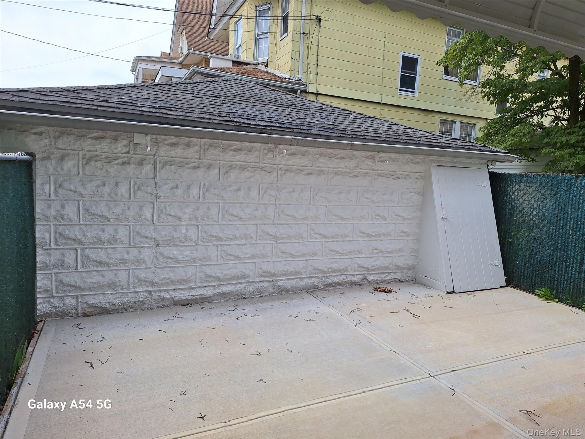 Woodhaven, New York, 11421, United States, 4 Bedrooms Bedrooms, ,2 BathroomsBathrooms,Residential,For Sale,2048228