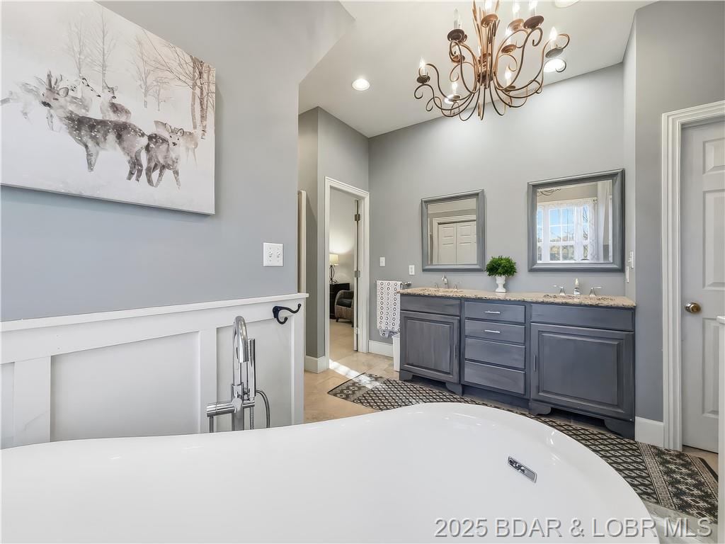 Camdenton, Missouri, 65020, United States, 4 Bedrooms Bedrooms, ,5 BathroomsBathrooms,Residential,For Sale,1989122