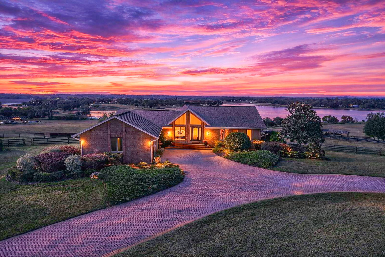 Dade City, Florida, 33525, United States, 4 Bedrooms Bedrooms, ,4 BathroomsBathrooms,Residential,For Sale,2012109