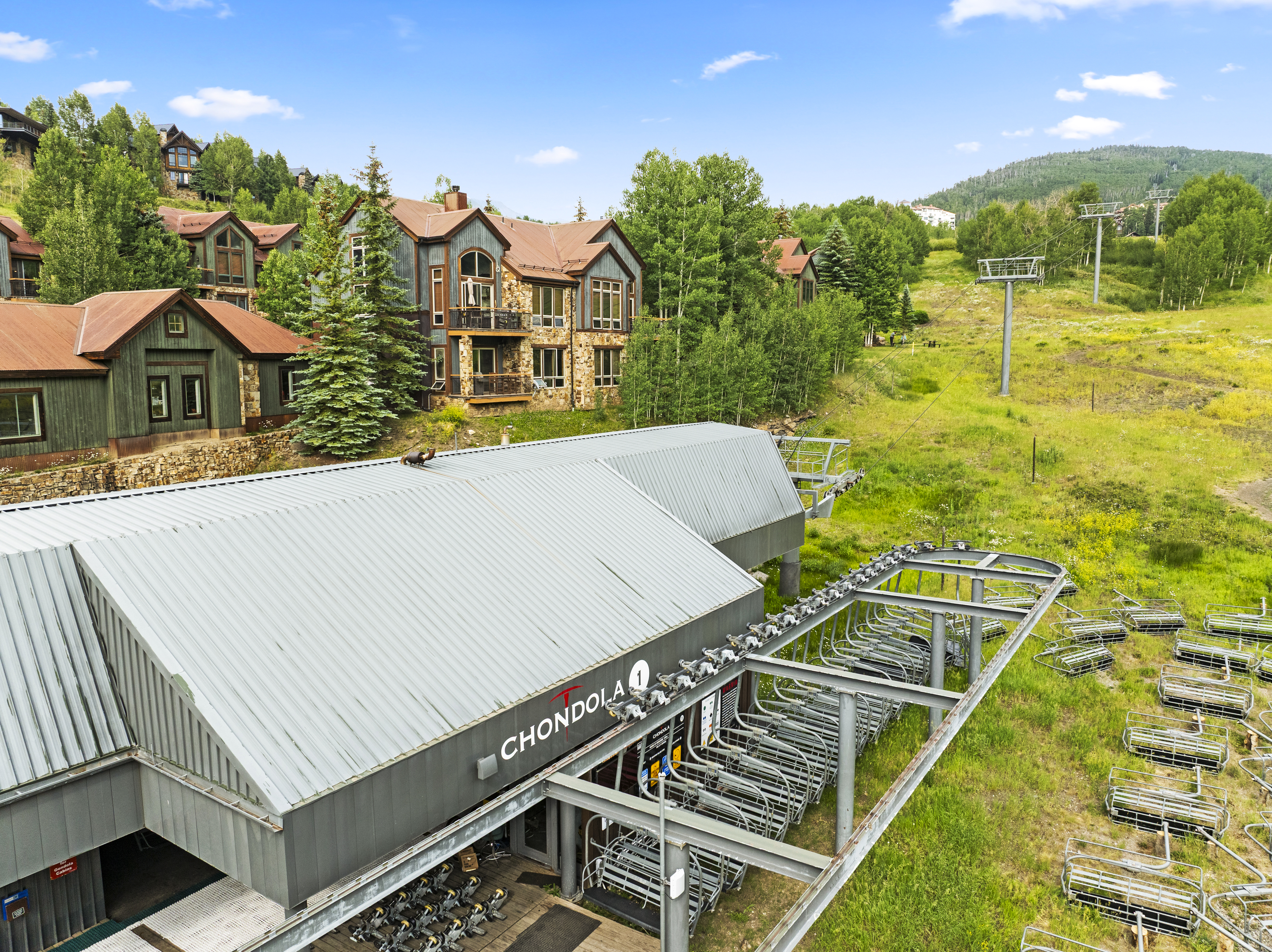  A Rare and Coveted Direct Ski Trail-side Residence at The Terrace - 物件實景