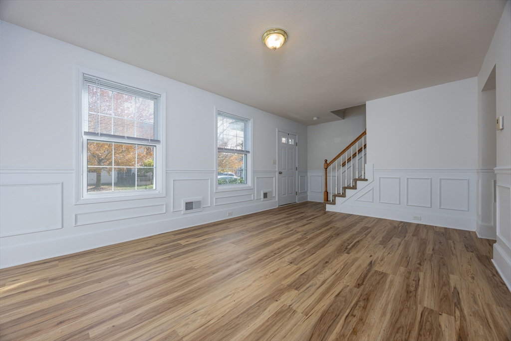 Billerica, Massachusetts, 01862, United States, 3 Bedrooms Bedrooms, ,3 BathroomsBathrooms,Residential,For Sale,1974390