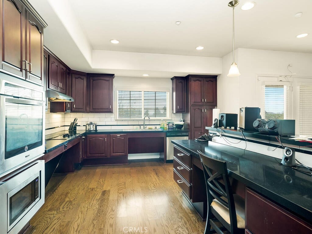 Menifee, California, 92596, United States, 4 Bedrooms Bedrooms, ,2 BathroomsBathrooms,Residential,For Sale,1989483