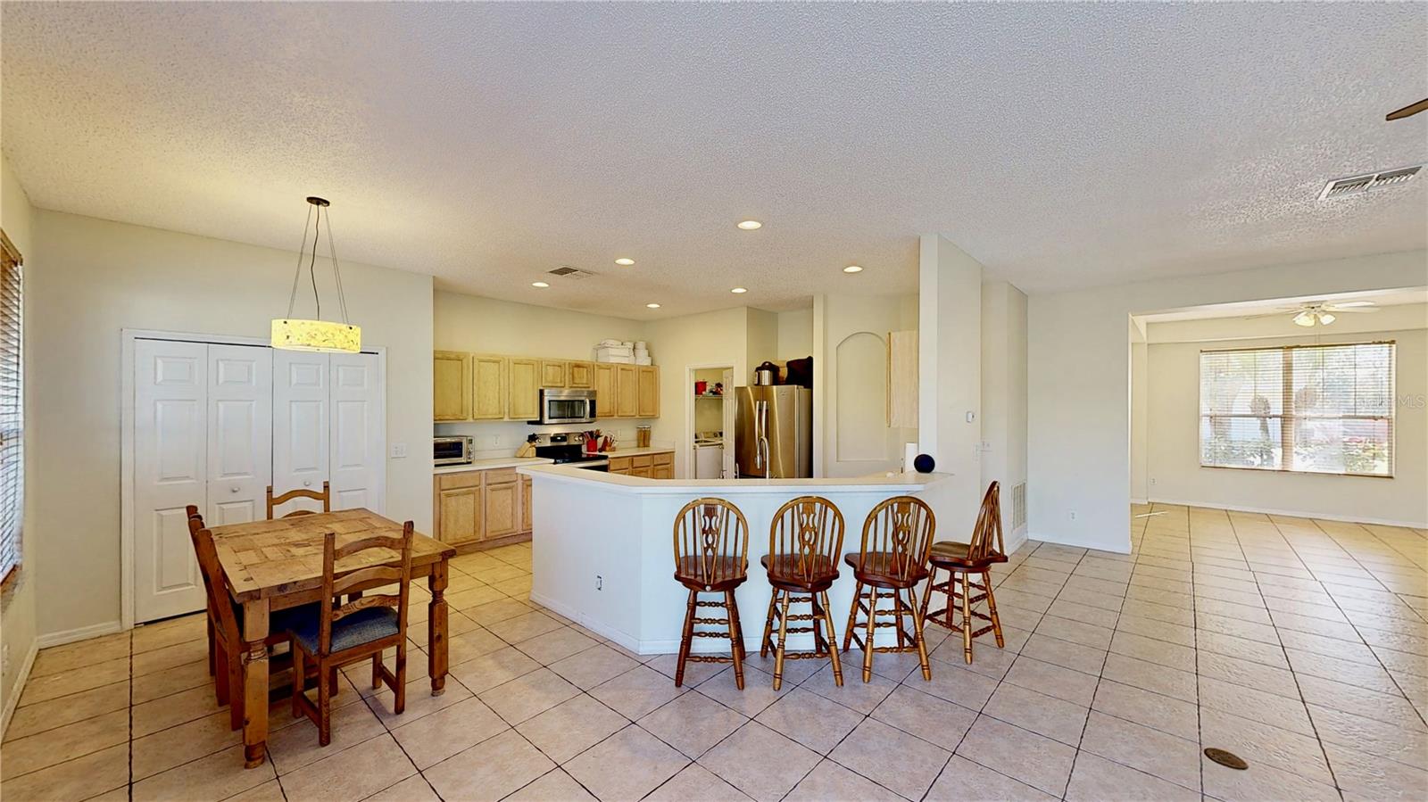 KISSIMMEE, Florida, 34747, United States, 7 Bedrooms Bedrooms, ,6 BathroomsBathrooms,Residential,For Sale,1878107