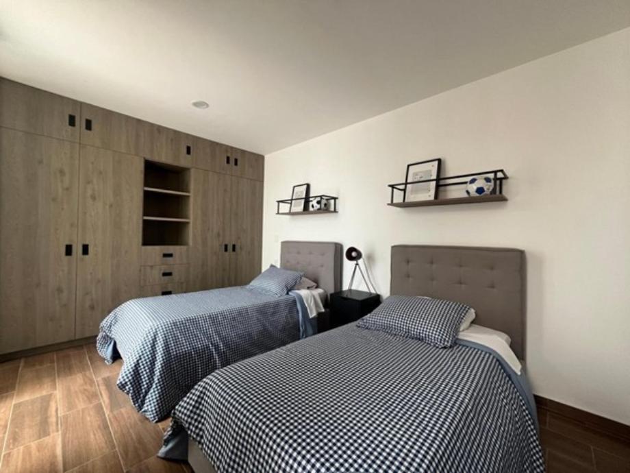 Metepec, Estado de méxico, 52172, Mexico, 3 Bedrooms Bedrooms, ,5 BathroomsBathrooms,Residential,For Sale,1804895