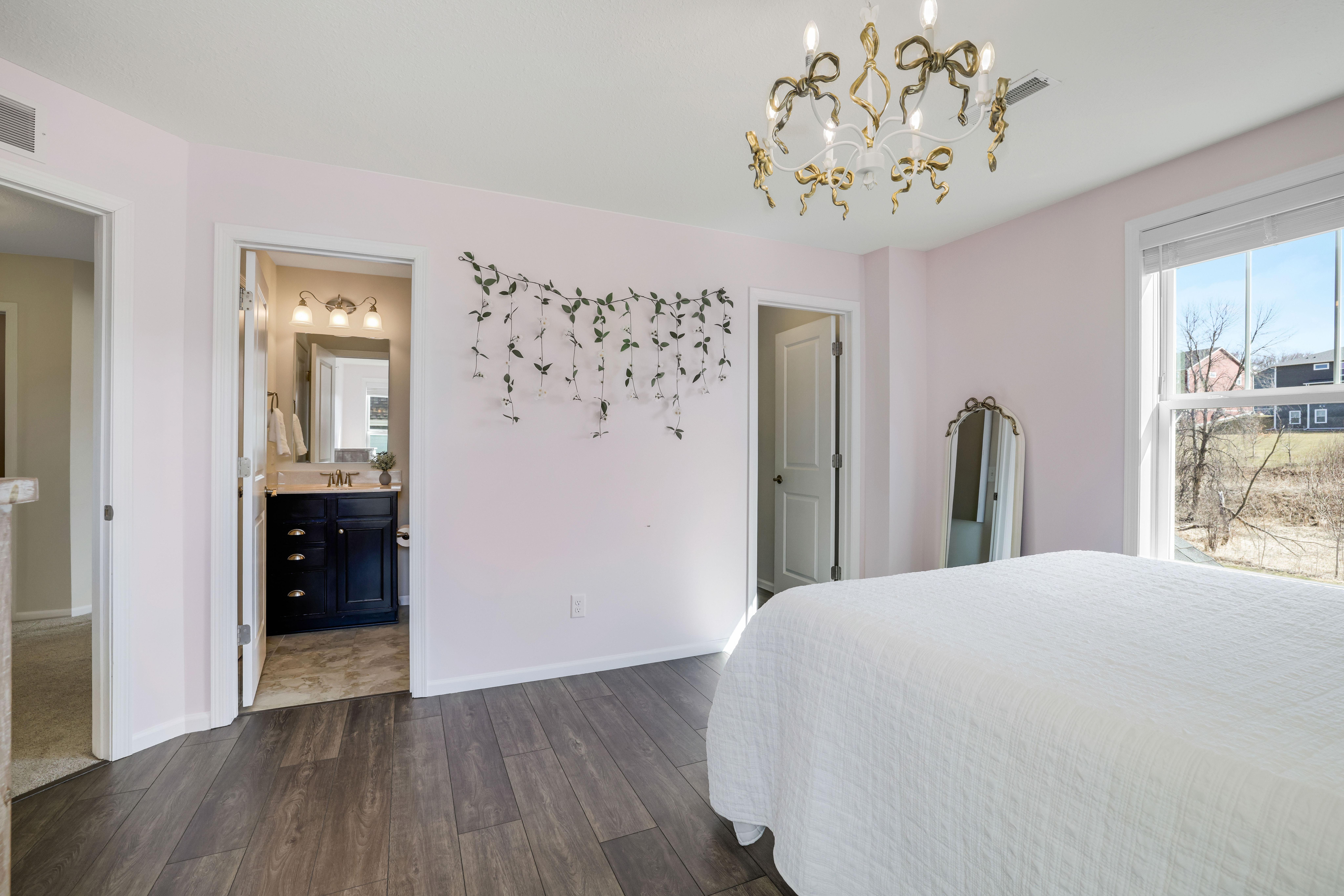  Refined Plymouth Retreat Backing to Nature - 物件實景