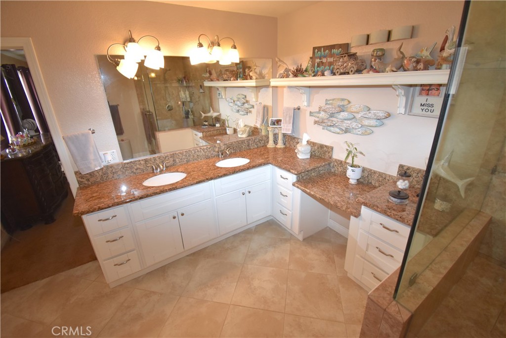 Apple Valley, California, 92308, United States, 5 Bedrooms Bedrooms, ,4 BathroomsBathrooms,Residential,For Sale,1941981