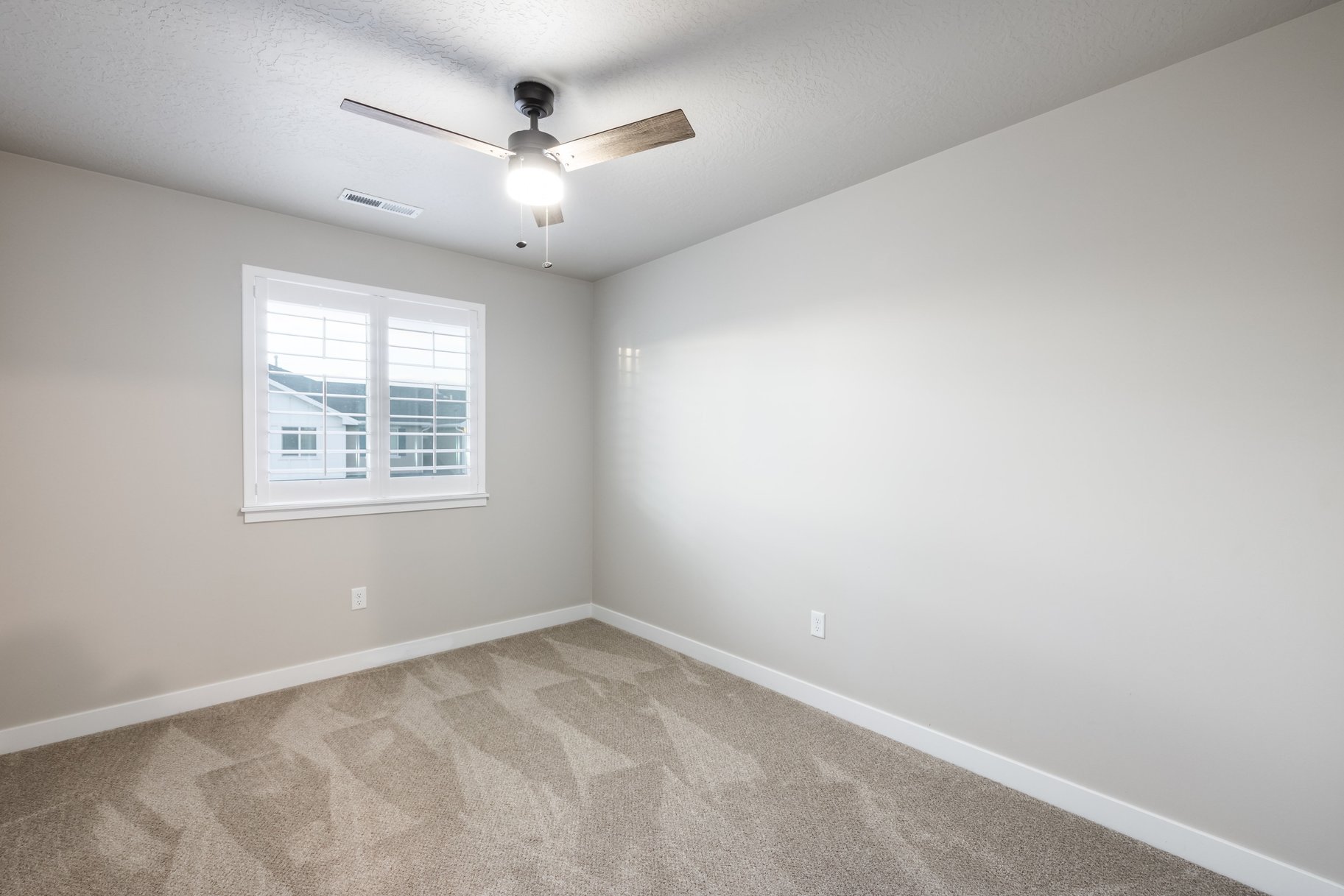  Meticulously Upgraded Townhome in Prime Draper - 物件實景
