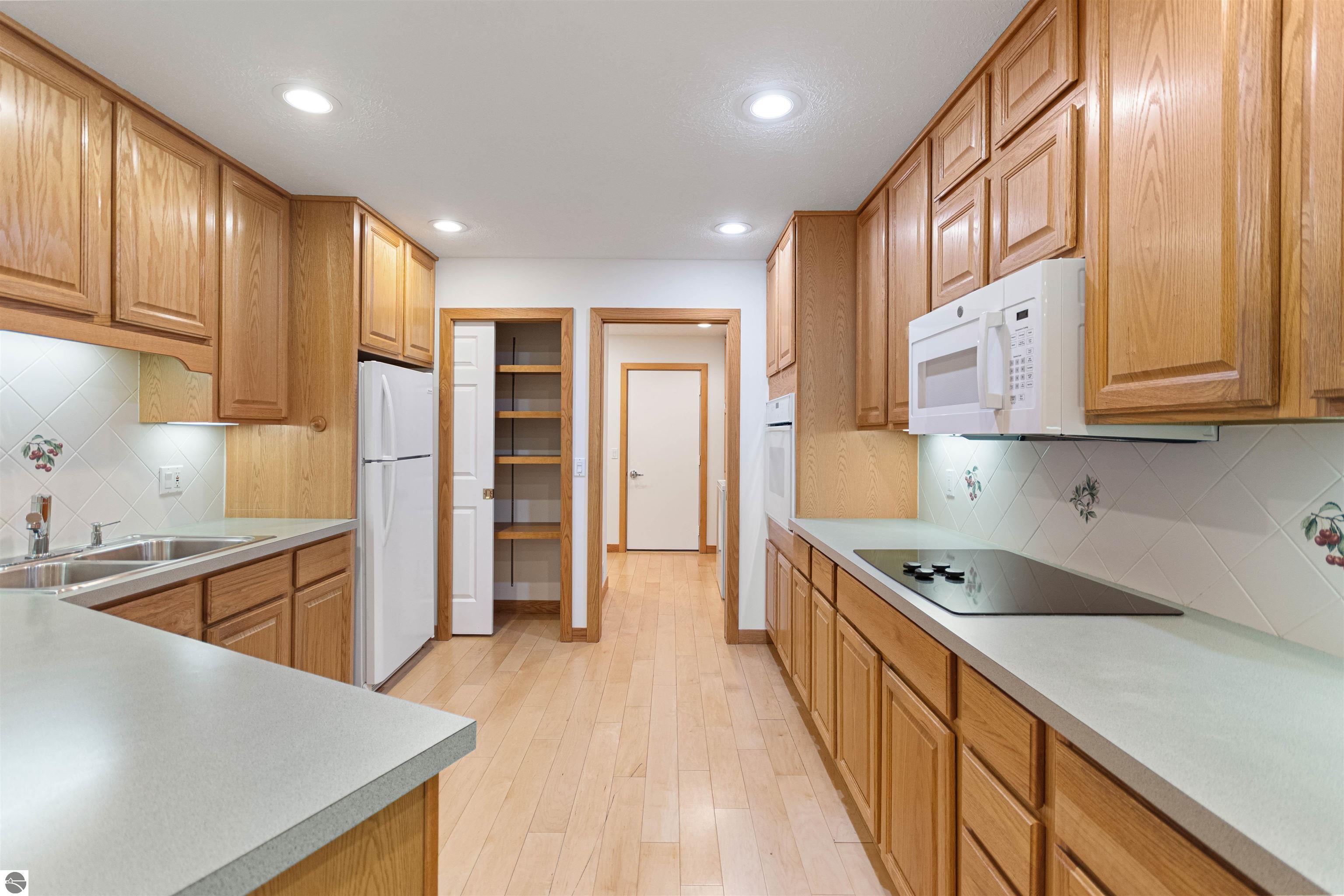 Traverse City, Michigan, 49686, United States, 3 Bedrooms Bedrooms, ,3 BathroomsBathrooms,Residential,For Sale,1942277