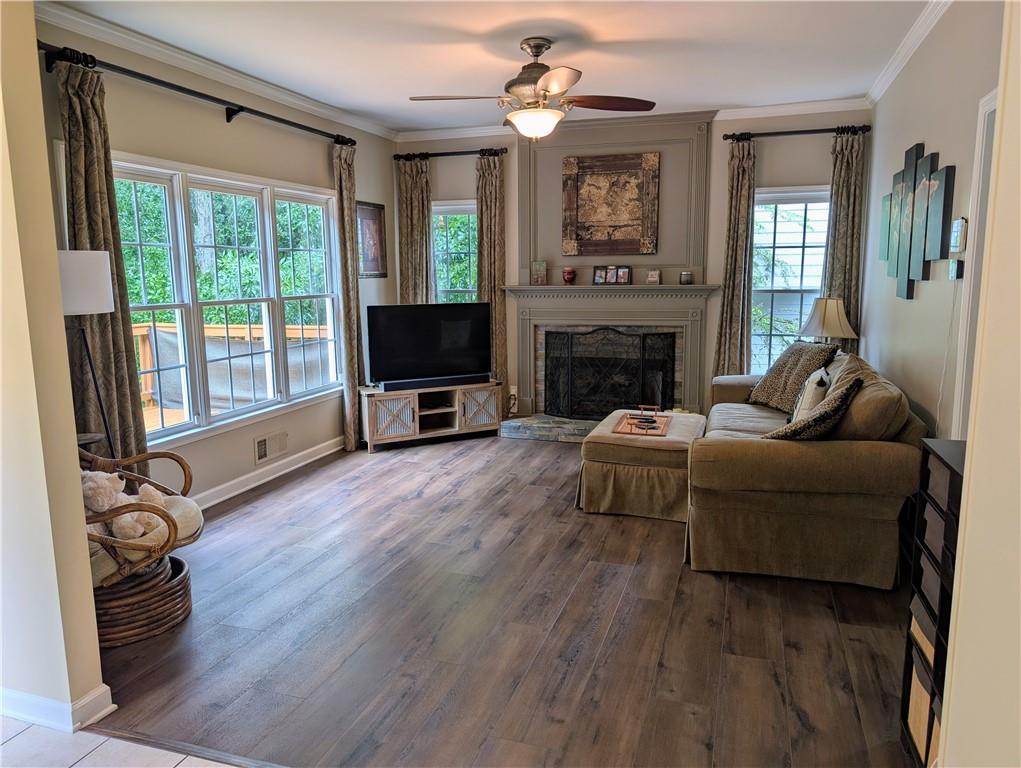 Suwanee, Georgia, 30024, United States, 5 Bedrooms Bedrooms, ,4 BathroomsBathrooms,Residential,For Sale,1873218