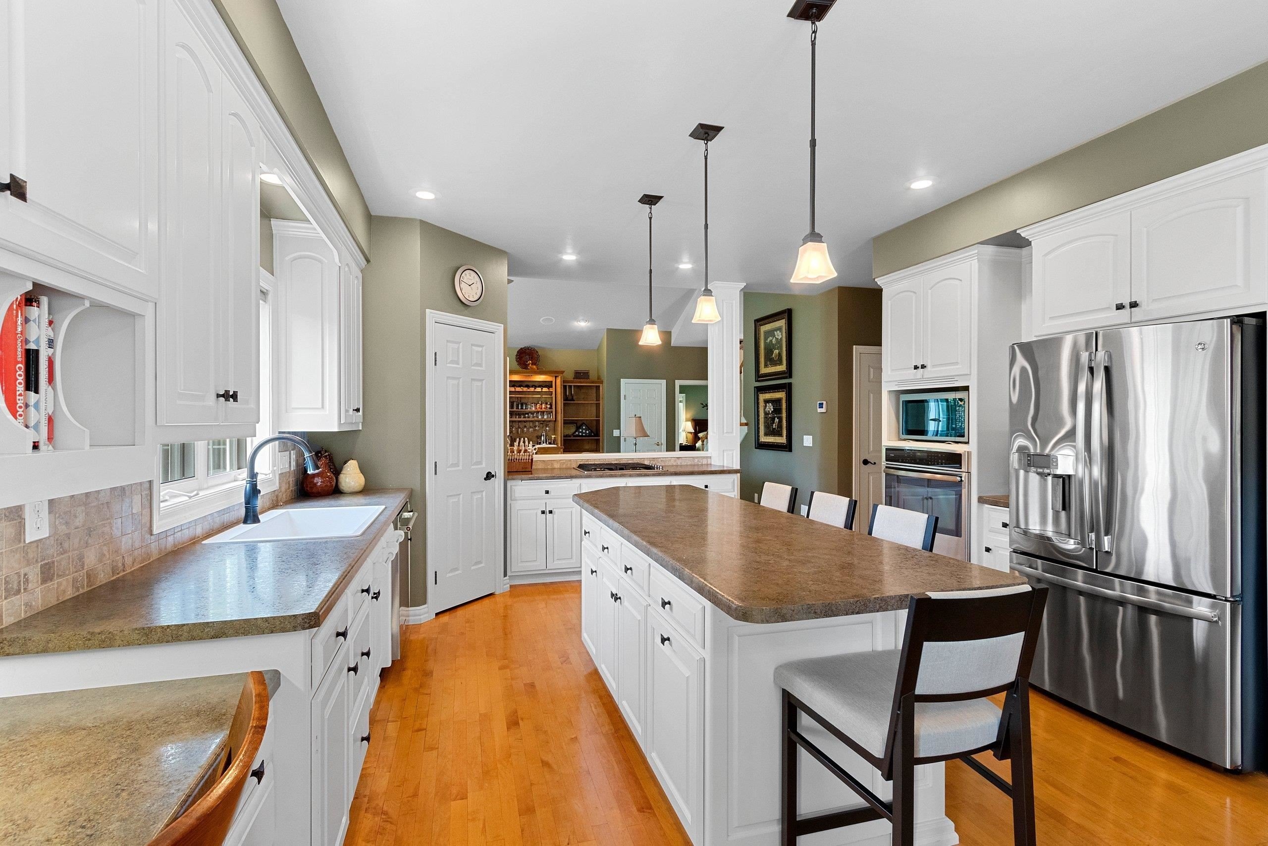 GREEN BAY, Wisconsin, 54302-5254, United States, 5 Bedrooms Bedrooms, ,4 BathroomsBathrooms,Residential,For Sale,1975812