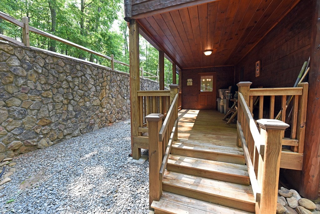 Morganton, Georgia, 30560, United States, 3 Bedrooms Bedrooms, ,3 BathroomsBathrooms,Residential,For Sale,2001916