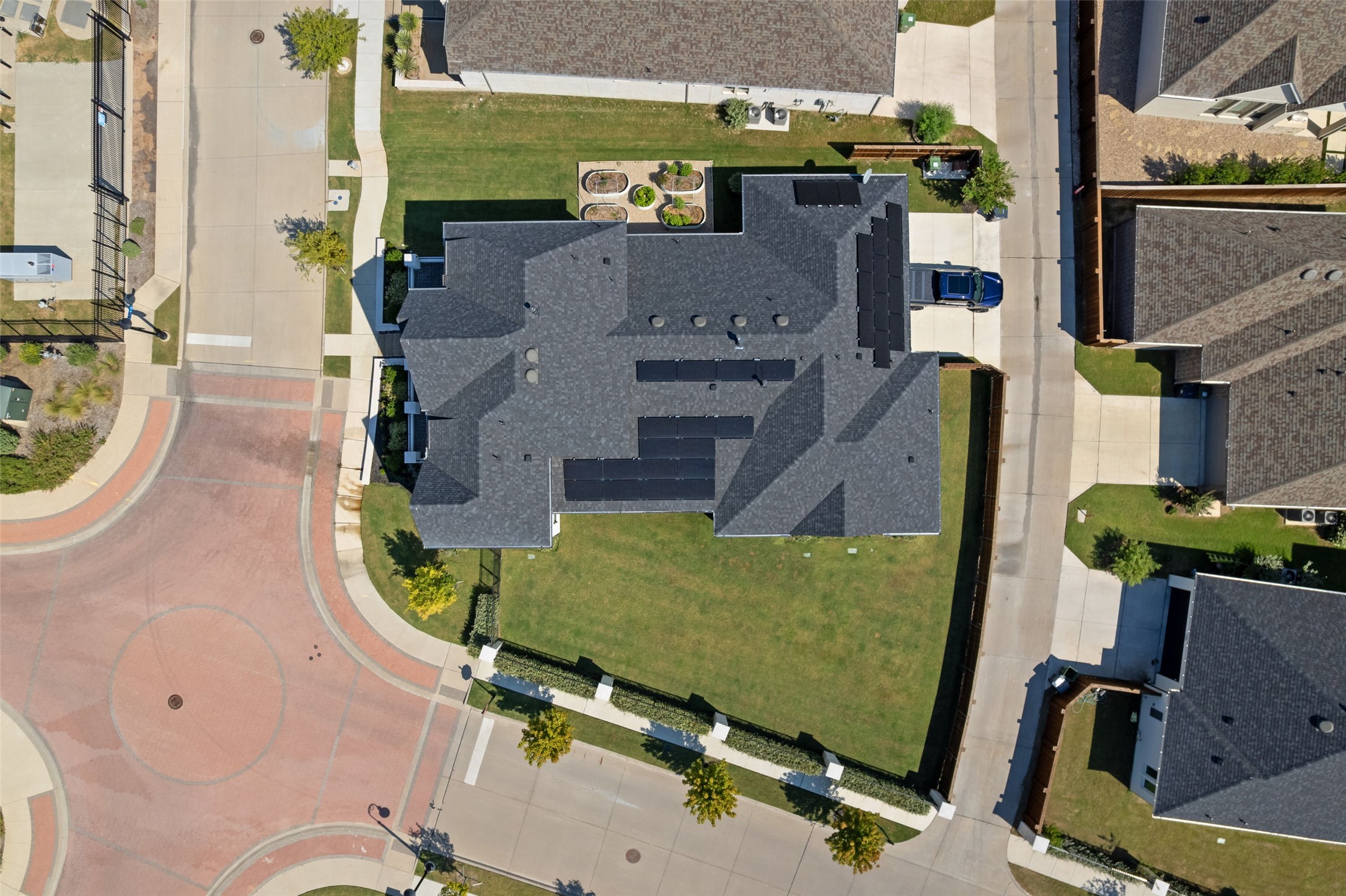 Arlington, Texas, 76005, United States, 4 Bedrooms Bedrooms, ,5 BathroomsBathrooms,Residential,For Sale,1963116