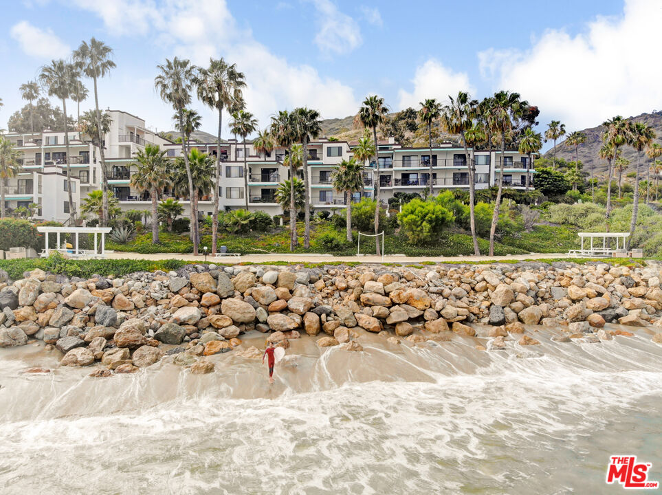 Malibu, California, 90265, United States, 1 Bedroom Bedrooms, ,1 BathroomBathrooms,Residential,For Sale,1840451
