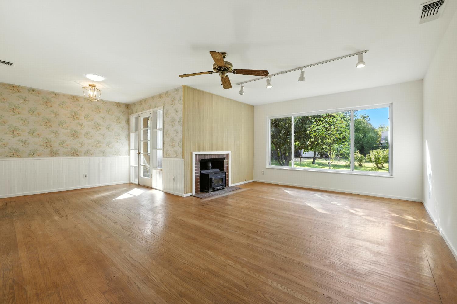 Sacramento, California, 95864, United States, 3 Bedrooms Bedrooms, ,2 BathroomsBathrooms,Residential,For Sale,1926285