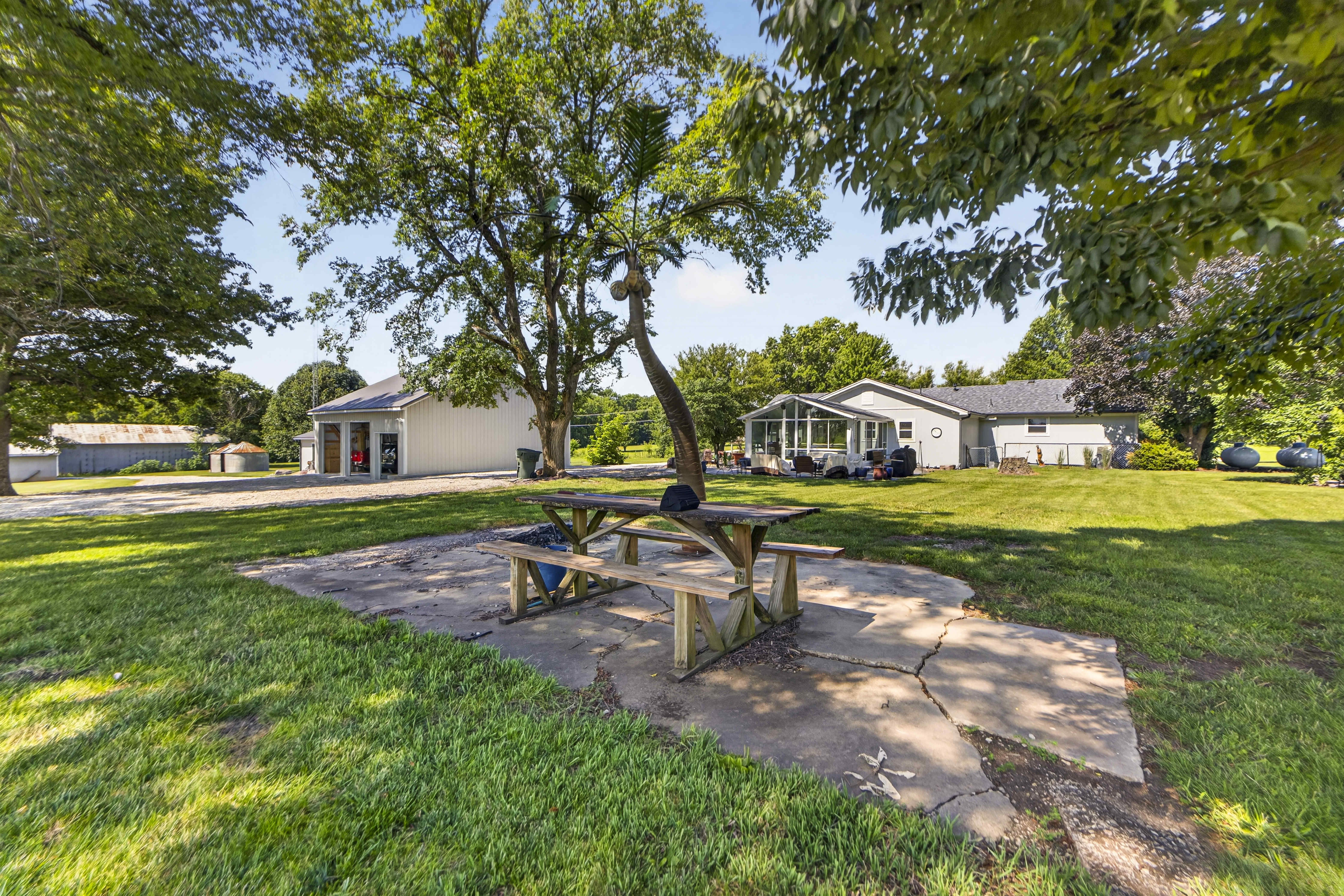  26025 Metcalf Road, Louisburg, KS 66053 - 物件實景