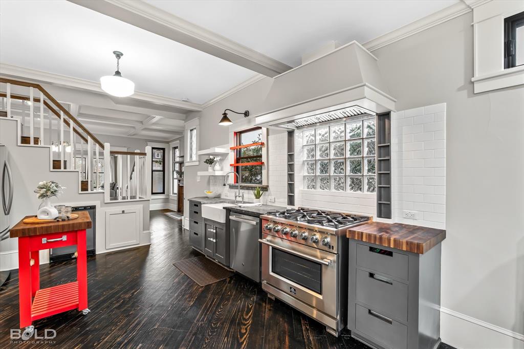 Shreveport, Louisiana, 71104, United States, 4 Bedrooms Bedrooms, ,5 BathroomsBathrooms,Residential,For Sale,1795107