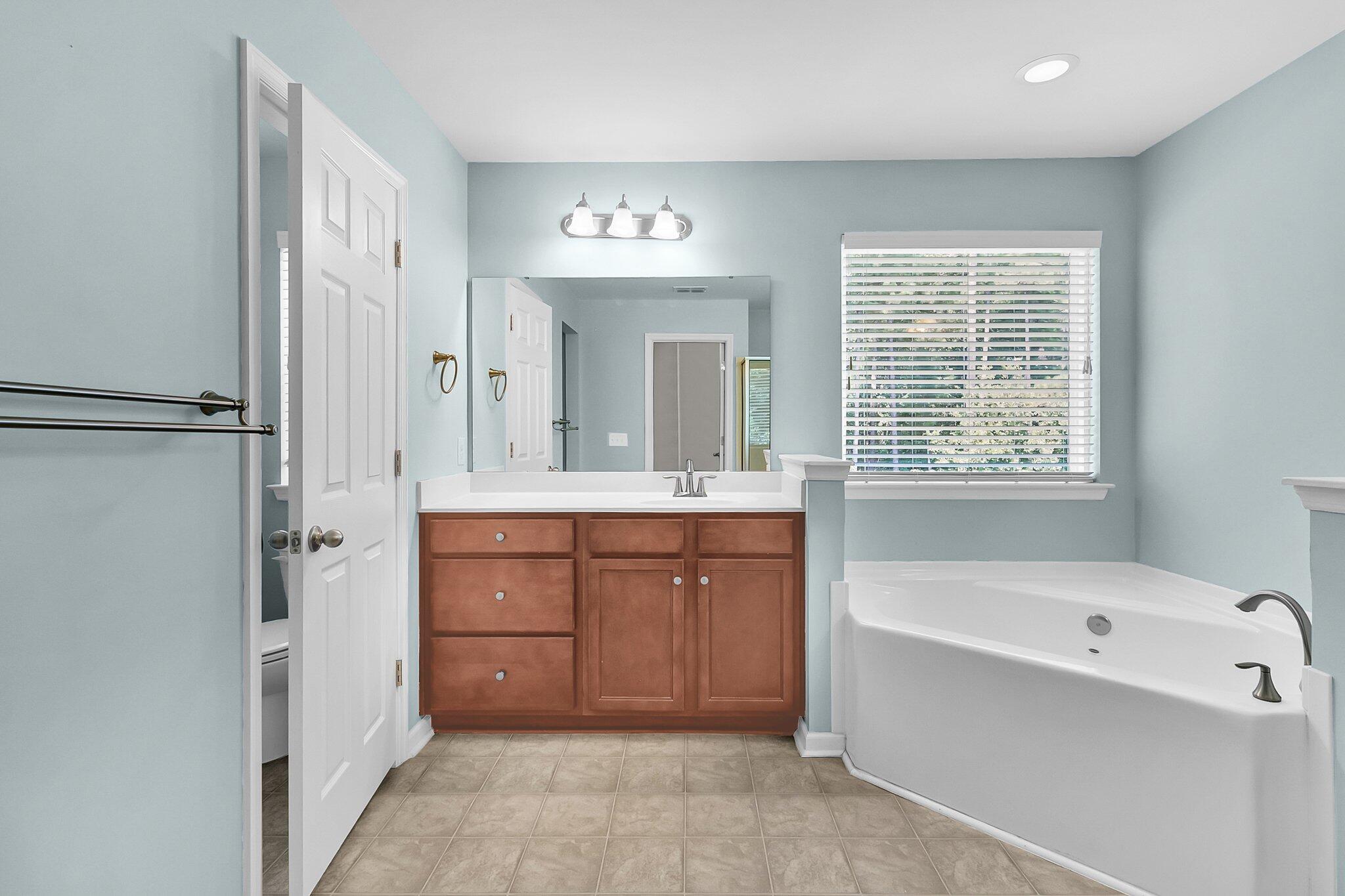 Summerville, South Carolina, 29486, United States, 5 Bedrooms Bedrooms, ,5 BathroomsBathrooms,Residential,For Sale,1887830