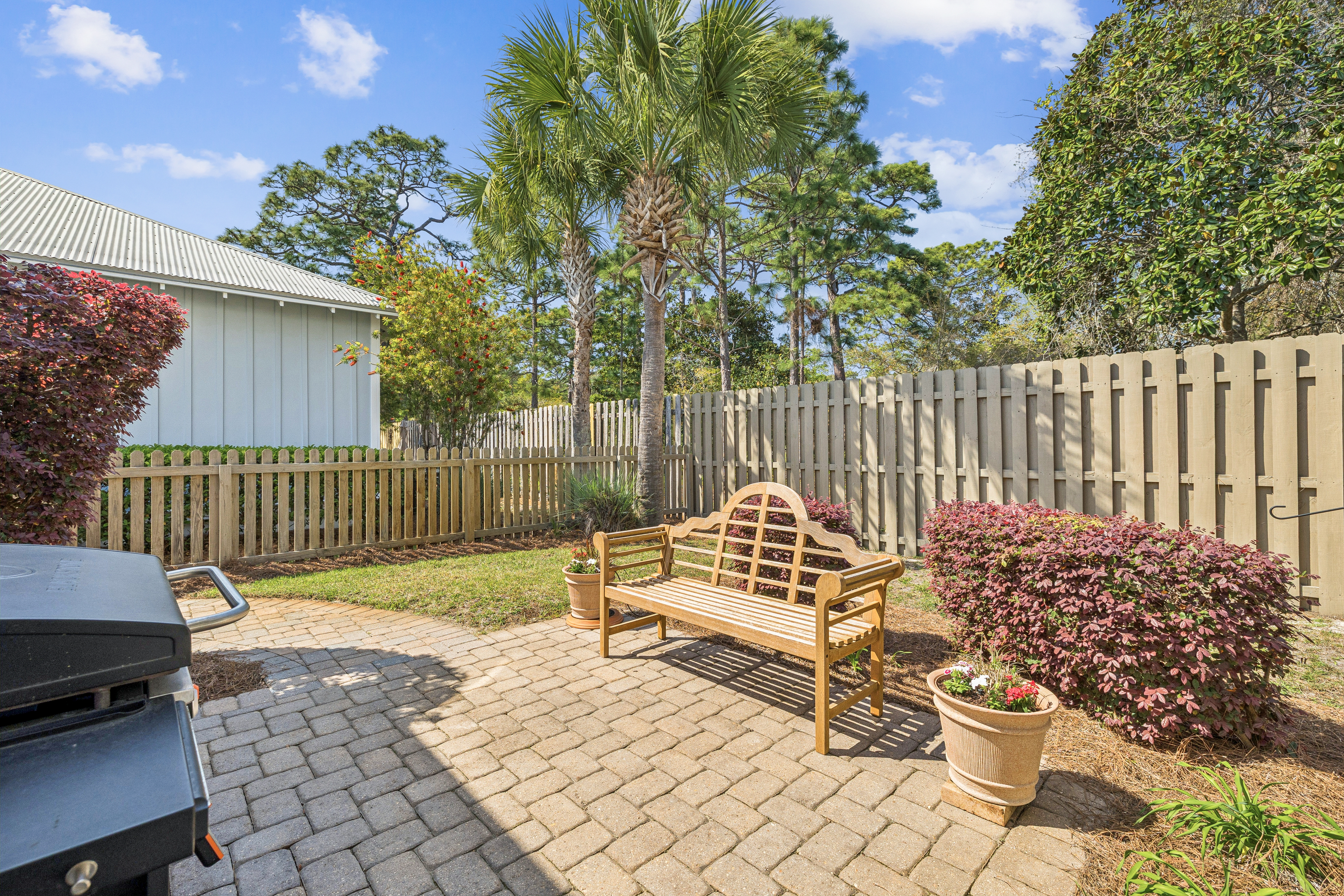  Timless Sophistication With Modern Updates In Hidden Gem Community - 物件實景