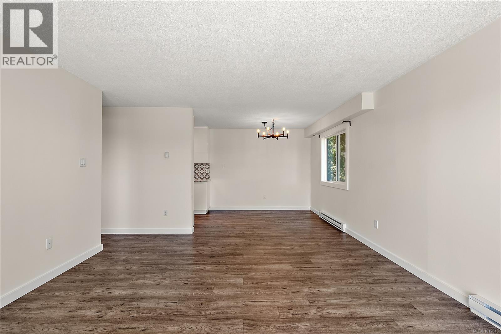 ESQUIMALT, British Columbia, V9A 3N4, CA, 3 Bedrooms Bedrooms, ,1 BathroomBathrooms,Residential,For Sale,1948533