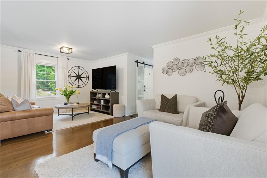 Alpharetta, Georgia, 30005, United States, 4 Bedrooms Bedrooms, ,6 BathroomsBathrooms,Residential,For Sale,1983404