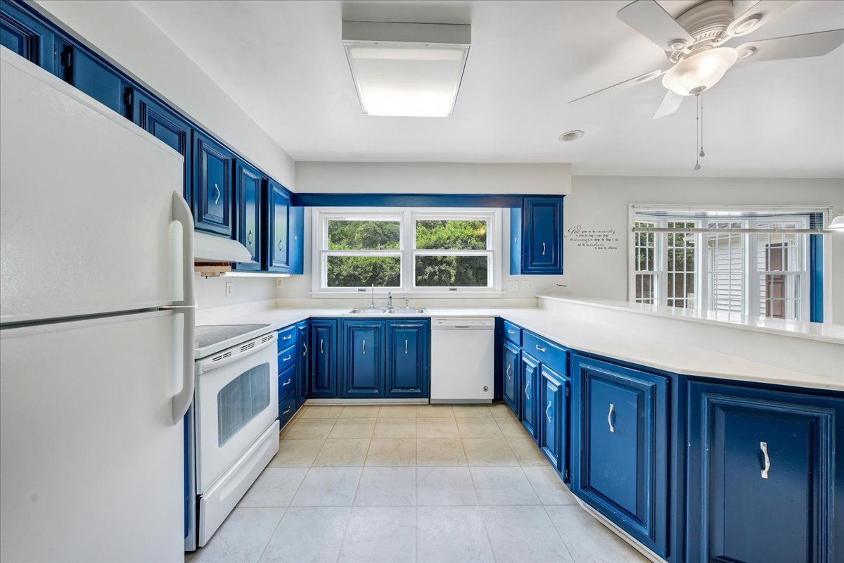 Roanoke, Virginia, 24015, United States, 5 Bedrooms Bedrooms, ,3 BathroomsBathrooms,Residential,For Sale,2043623