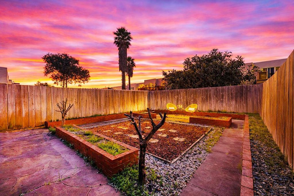 Daly City, California, 94014, United States, 3 Bedrooms Bedrooms, ,2 BathroomsBathrooms,Residential,For Sale,2028412