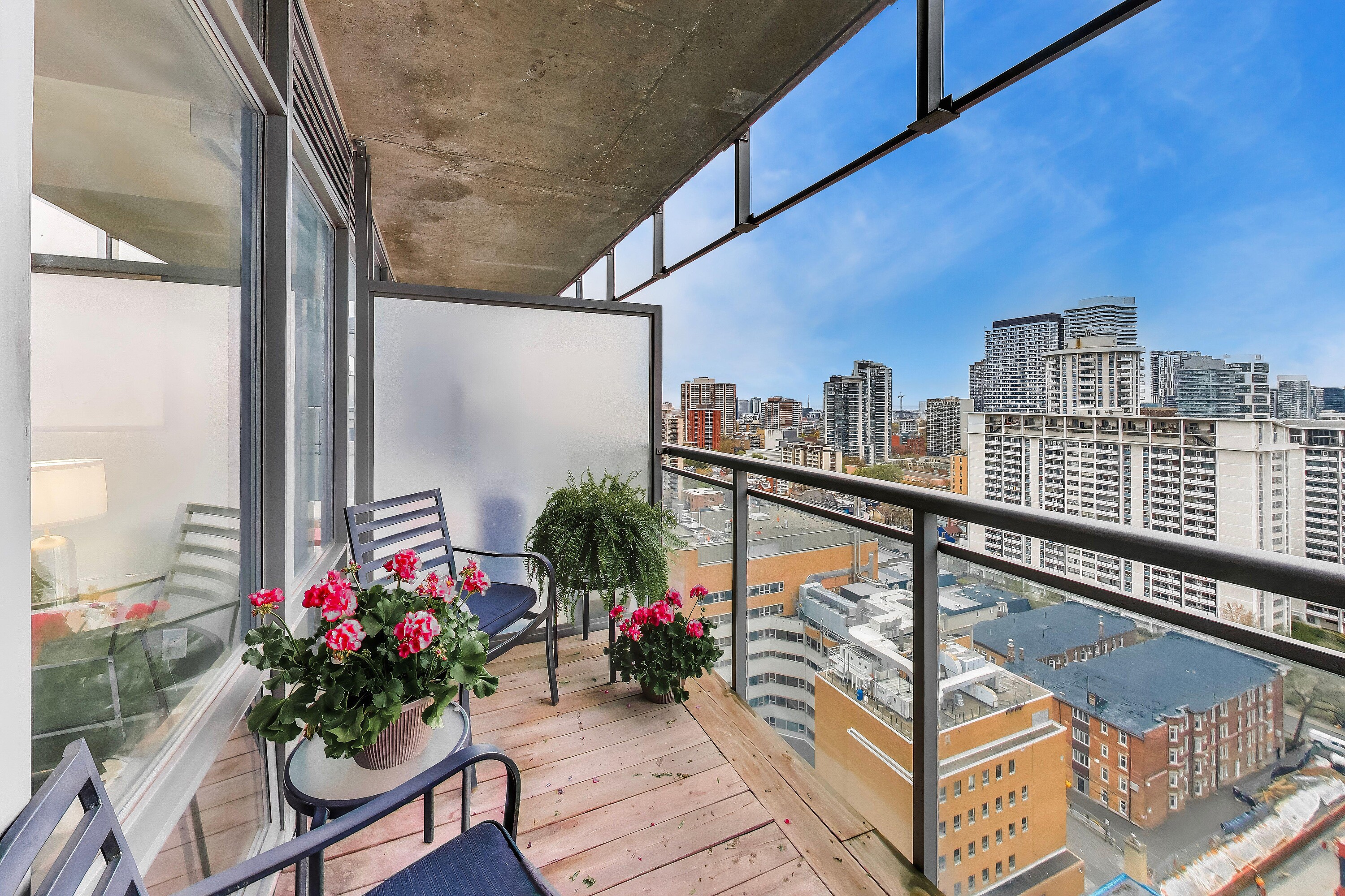 Modern Condo Living - 物件實景