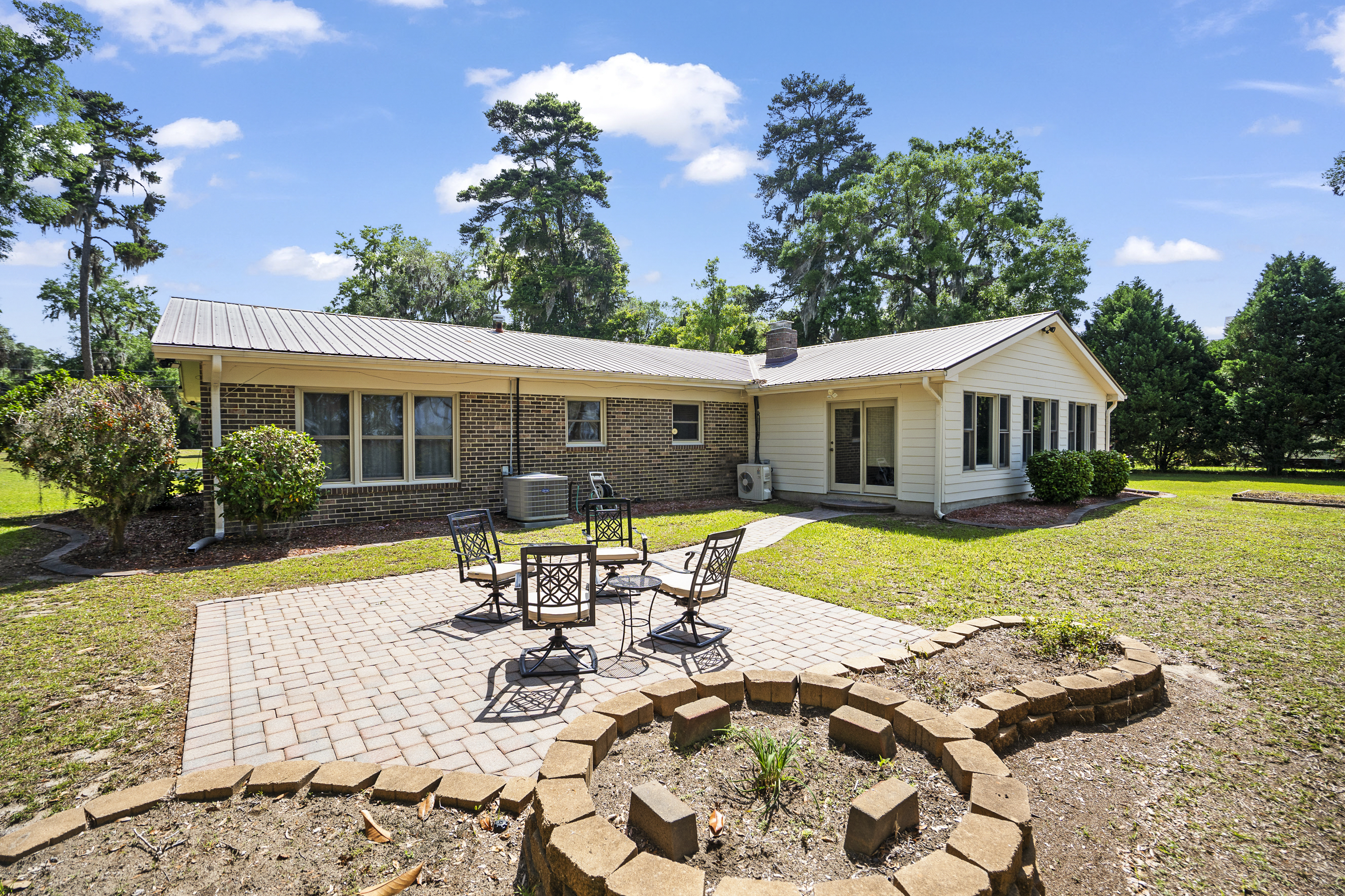 Beaufort, South Carolina, 29906, United States, 3 Bedrooms Bedrooms, ,2 BathroomsBathrooms,Residential,For Sale,1976144