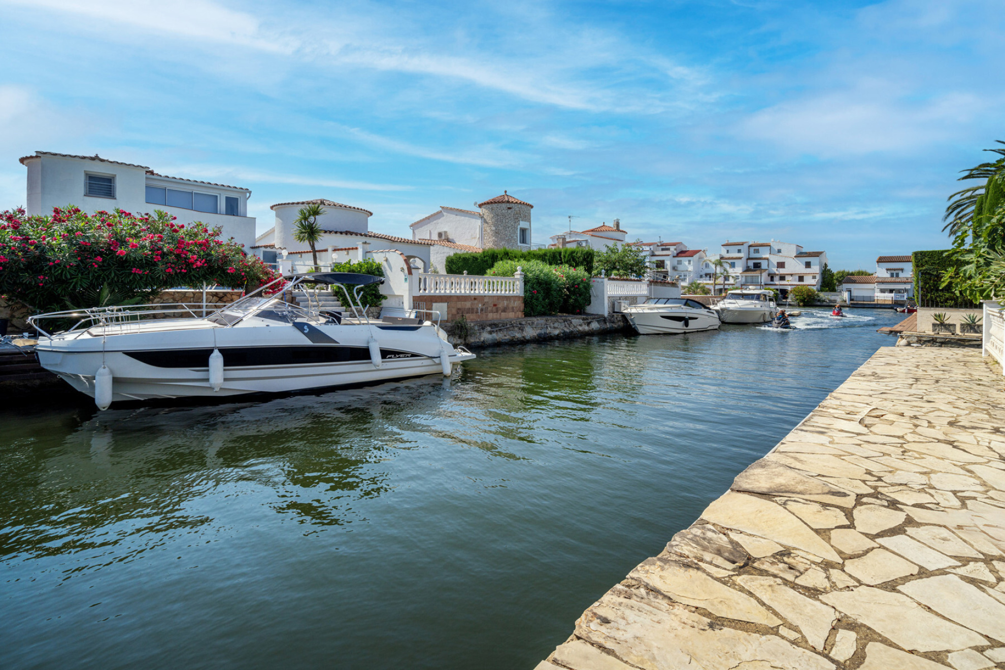  Magnificent property with 25 m of mooring and garage for boats. - 物件實景