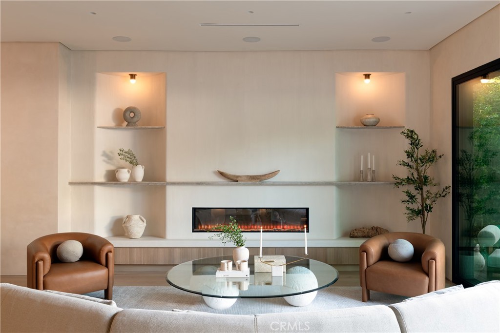 Sherman Oaks, California, 91423, United States, 6 Bedrooms Bedrooms, ,7 BathroomsBathrooms,Residential,For Sale,1990929