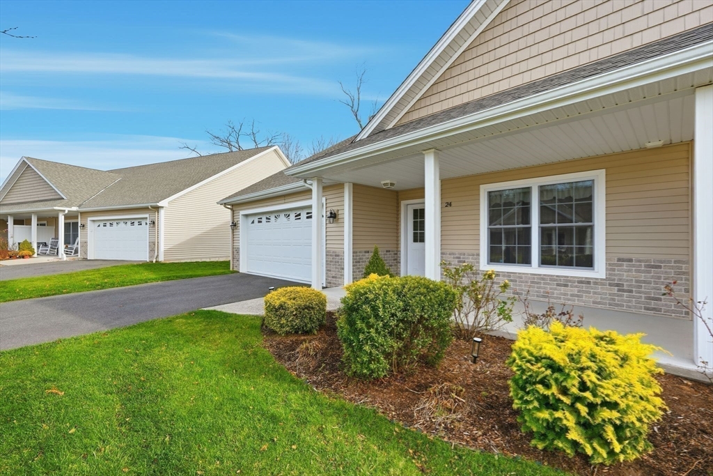 Wilbraham, Massachusetts, 01095, United States, 2 Bedrooms Bedrooms, ,2 BathroomsBathrooms,Residential,For Sale,1995815