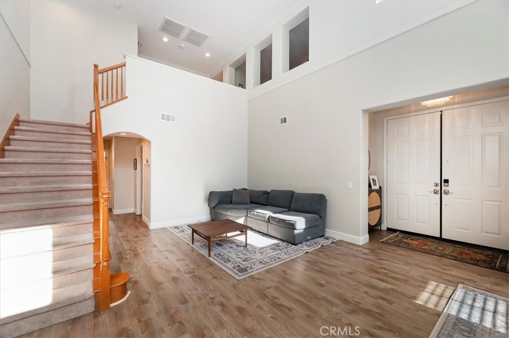 Lake Elsinore, California, 92532, United States, 4 Bedrooms Bedrooms, ,3 BathroomsBathrooms,Residential,For Sale,1939377