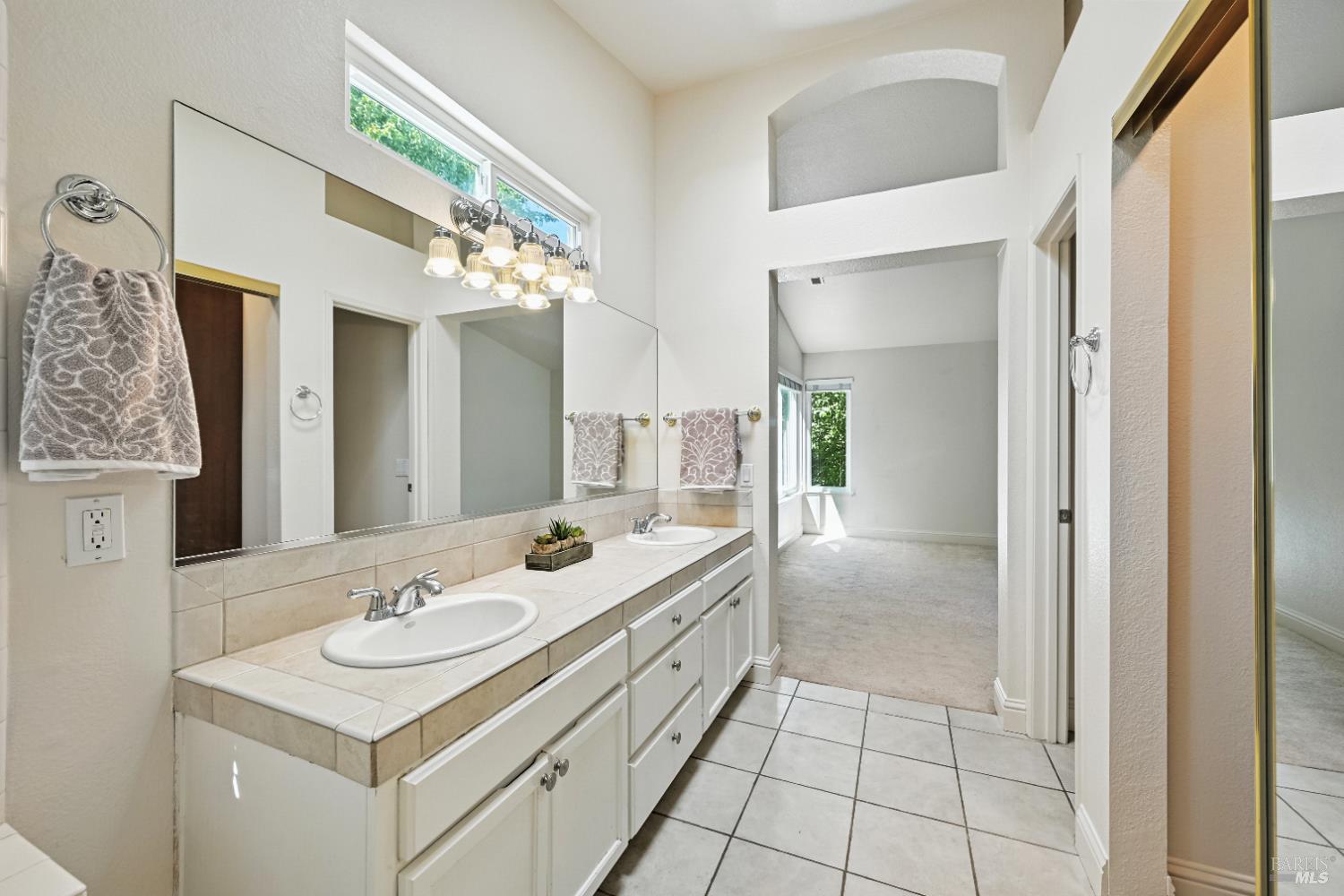 Windsor, California, 95492, United States, 4 Bedrooms Bedrooms, ,3 BathroomsBathrooms,Residential,For Sale,1926215