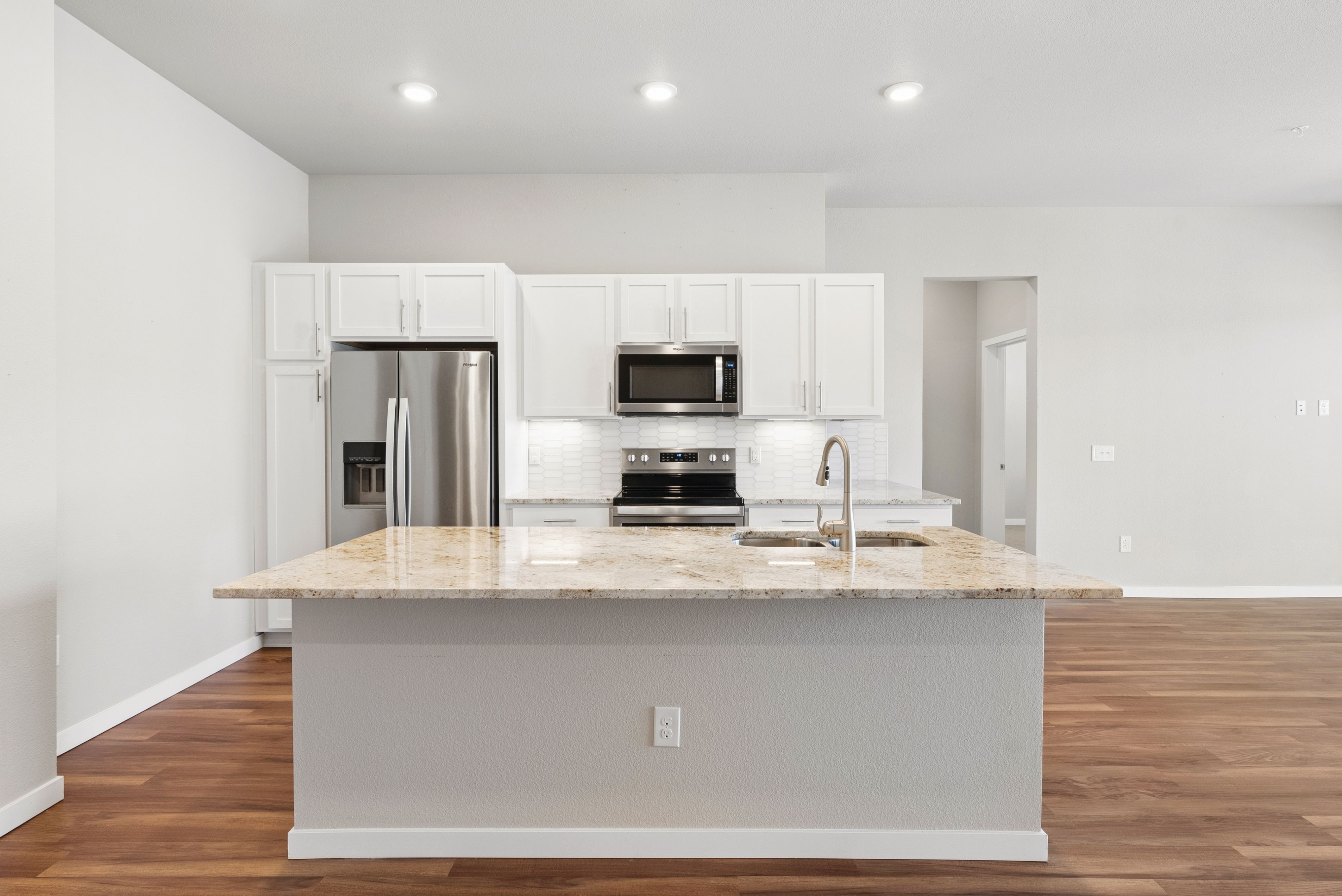  This Stunning Fremont Place Condo Offers the Best Value in the Community - 物件實景