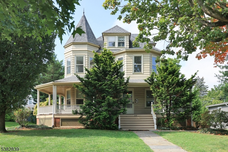Westfield Town, New Jersey, 07090, United States, 5 Bedrooms Bedrooms, ,3 BathroomsBathrooms,Residential,For Sale,1941025