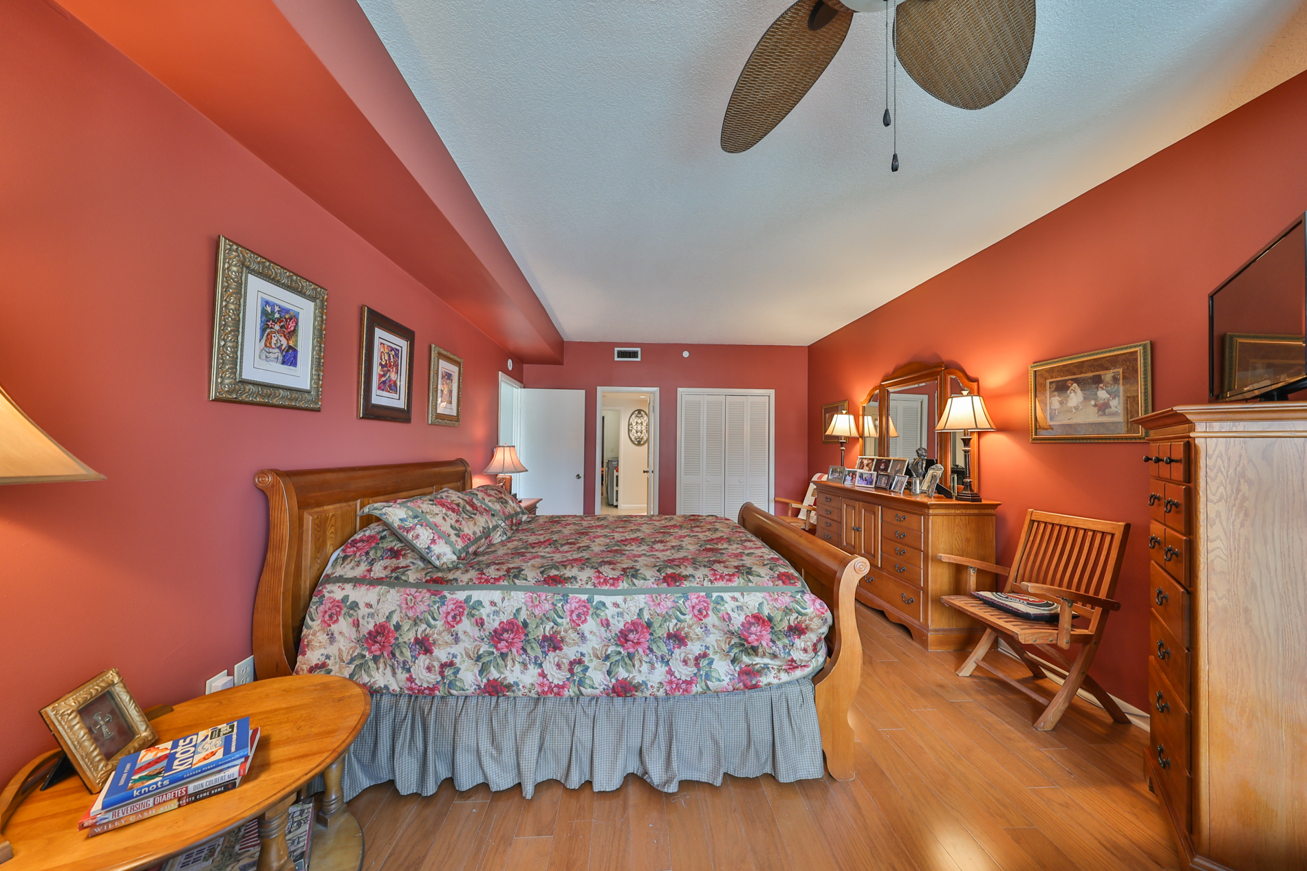 St Petersburg, Florida, 33701, United States, 3 Bedrooms Bedrooms, ,3 BathroomsBathrooms,Residential,For Sale,1924192