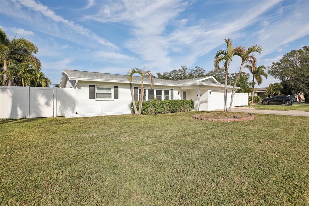 St Petersburg, Florida, 33710, United States, 3 Bedrooms Bedrooms, ,2 BathroomsBathrooms,Residential,For Sale,1849004