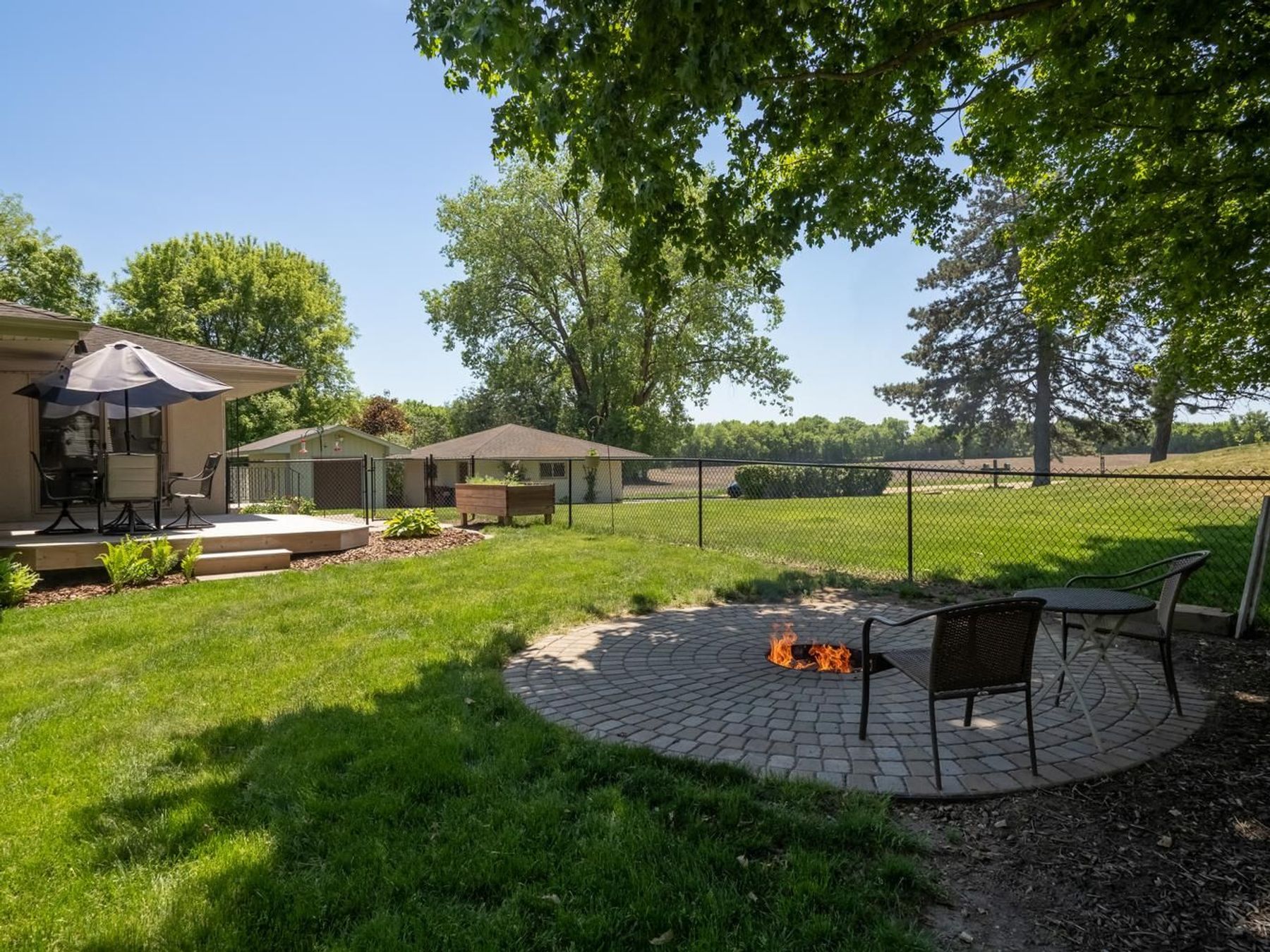  Beautifully Maintained Living with Maple Lake Views - 物件實景