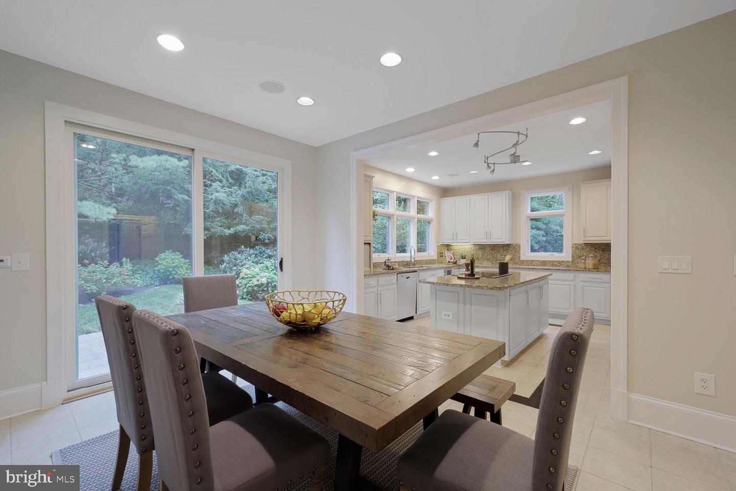 Washington, District of Columbia, 20016, United States, 5 Bedrooms Bedrooms, ,6 BathroomsBathrooms,Residential,For Sale,1896889